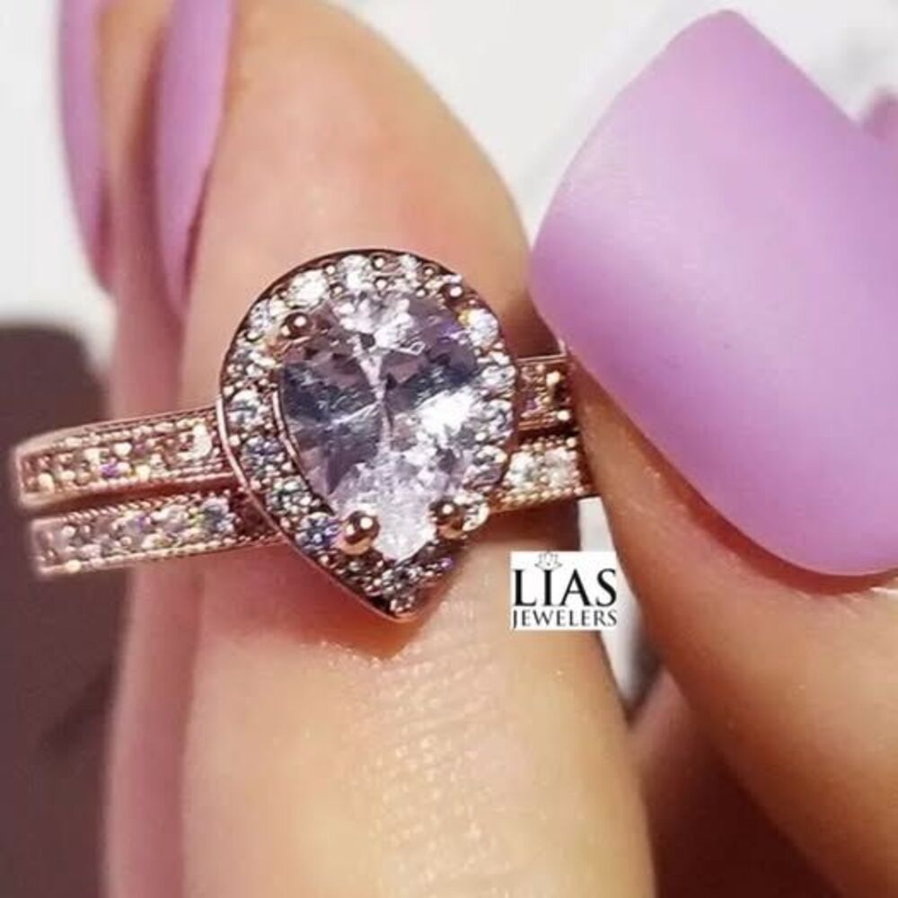 New 18k rose gold wedding ring set